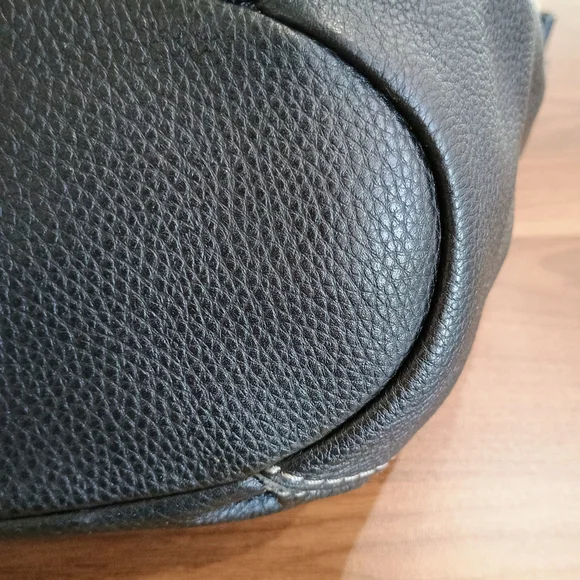 The Sak Black Leather Shoulder Bag - Picture 6 of 11